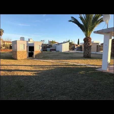 Bonita Cerca Del Mar